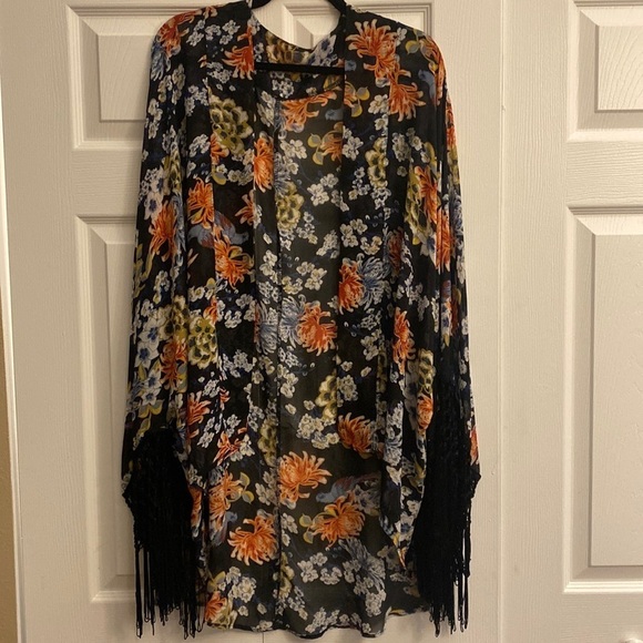 ASOS floral fringe open coverup one size perfect for layering - Picture 1 of 5
